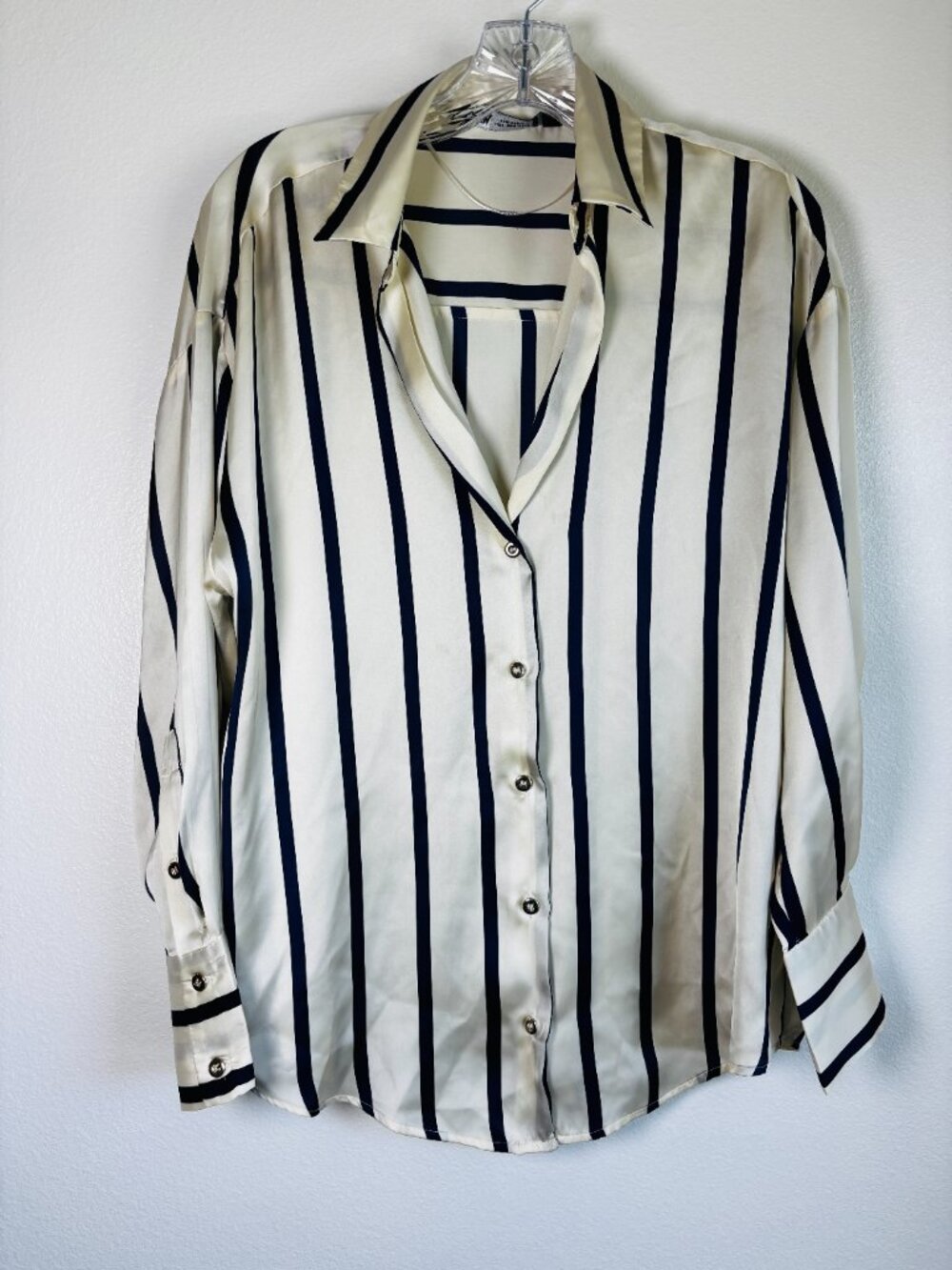 Zara button-down blouse - Picture 4 of 4